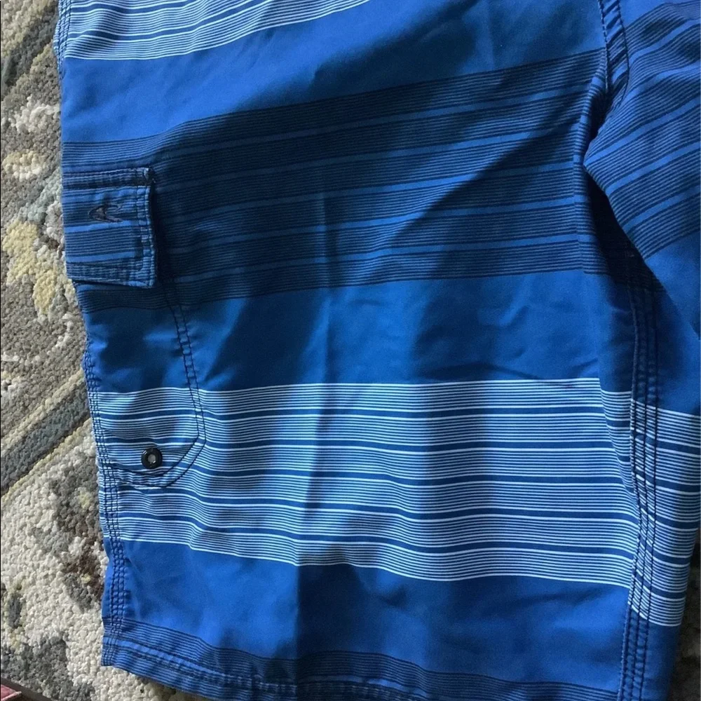 O’Neill board shorts blue black striped 36 waist in great condition. 🏄🏽 - Picture 13 of 13